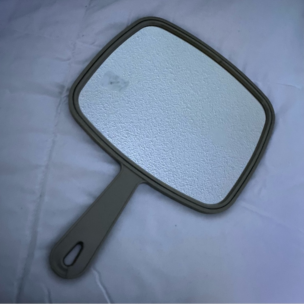 2 Hand Mirrors - Picture 8 of 12
